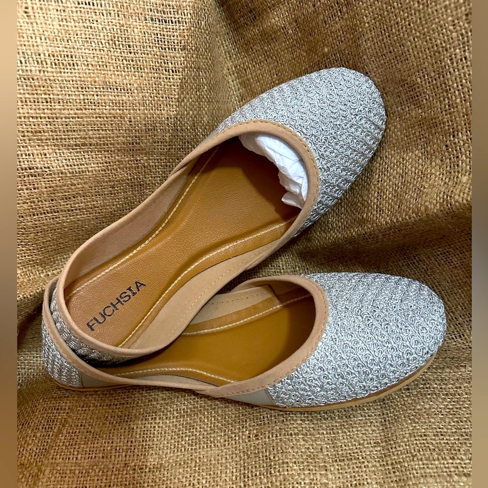 Fuchsia Handcrafted Leather & Embroidered shimmering silver 🩶 ballet 🩰 flats 9M